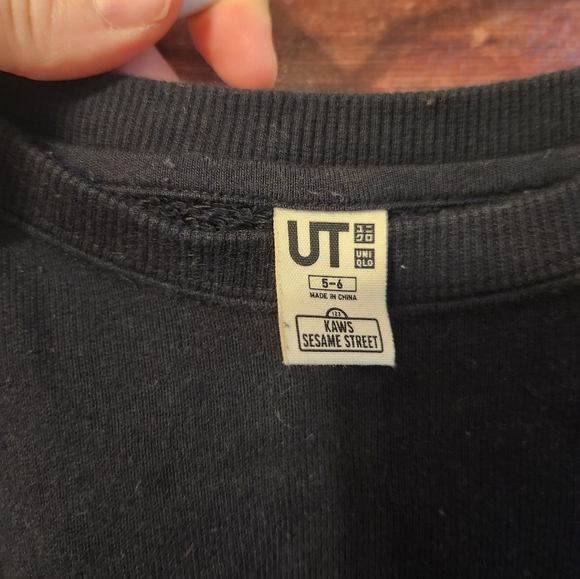 Uniqlo Kids Kaws Sesame Street Sweatshirt - Picture 2 of 2